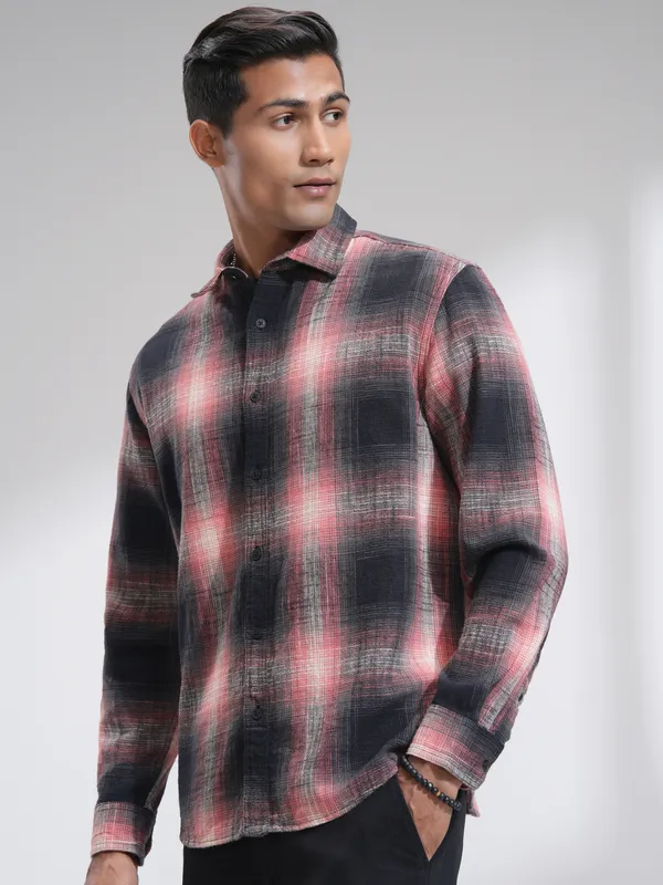 Highlander Men Pink Checked Relaxed Fit Casual Shirt
