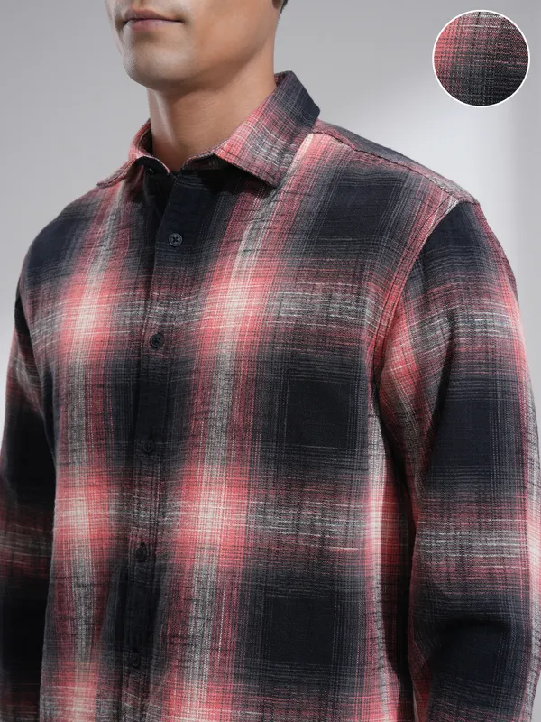 Highlander Men Pink Checked Relaxed Fit Casual Shirt