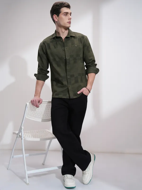 Men Relaxed Fit Casual Shirt