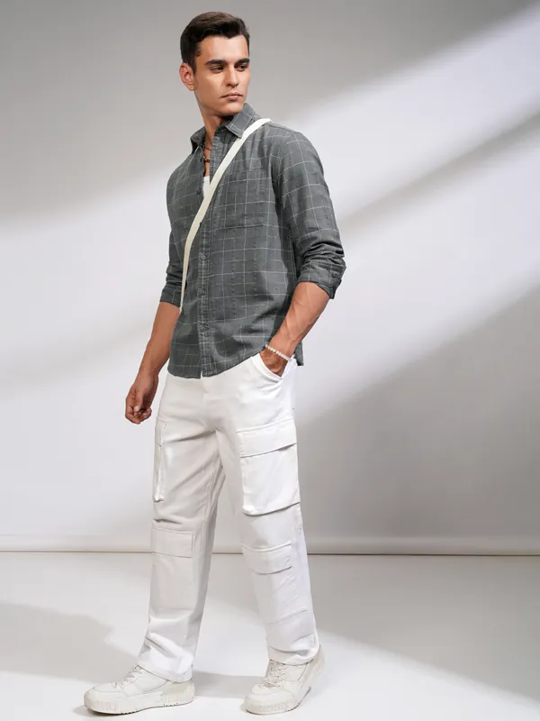 Highlander Men Grey Checked Relaxed Fit Casual Shirt
