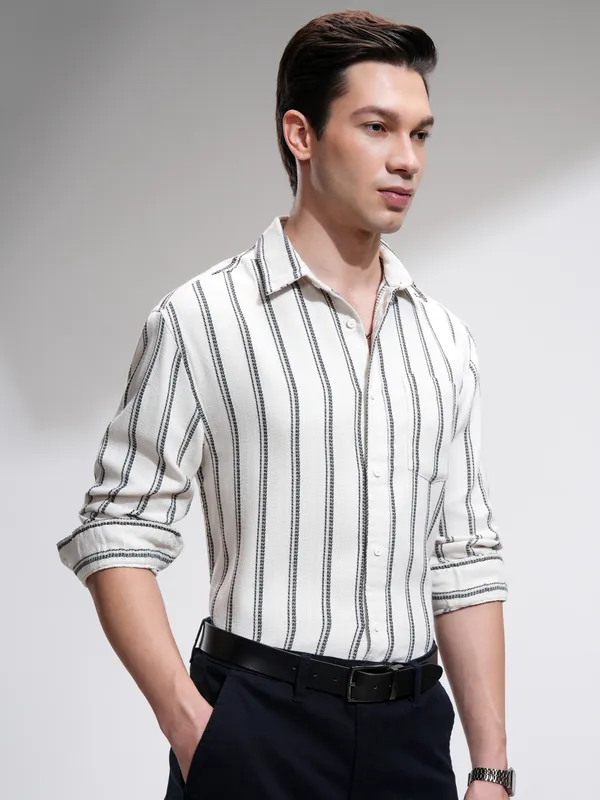 Highlander Men Off White Striped Relaxed Fit Casual Shirt