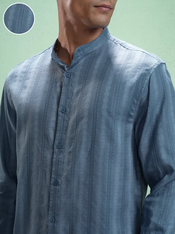 Highlander Men Blue Striped Relaxed Fit Casual Shirt