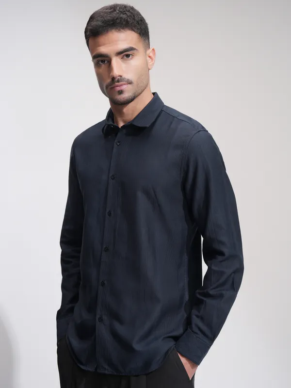 Highlander Men Navy Blue Striped Slim Fit Casual Shirt