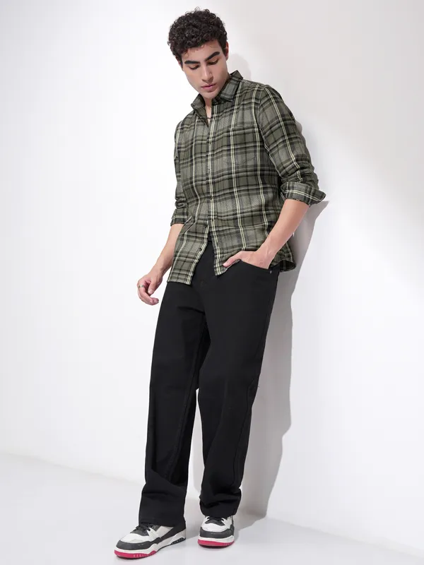 Men Slim Fit Casual Shirt