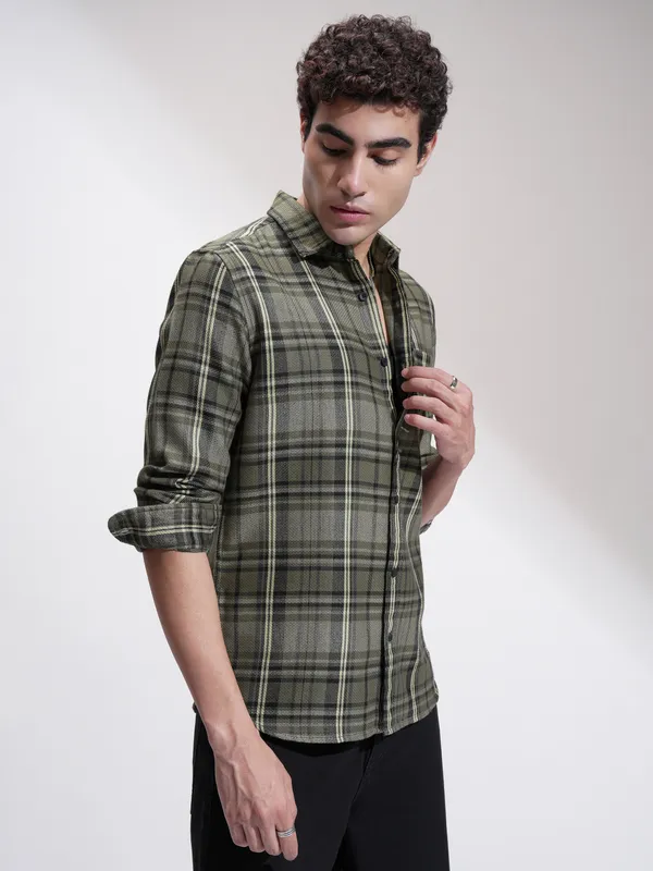 Men Slim Fit Casual Shirt