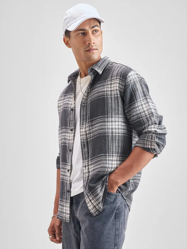 Highlander Men Charcoal Checked Relaxed Fit Casual Shirt