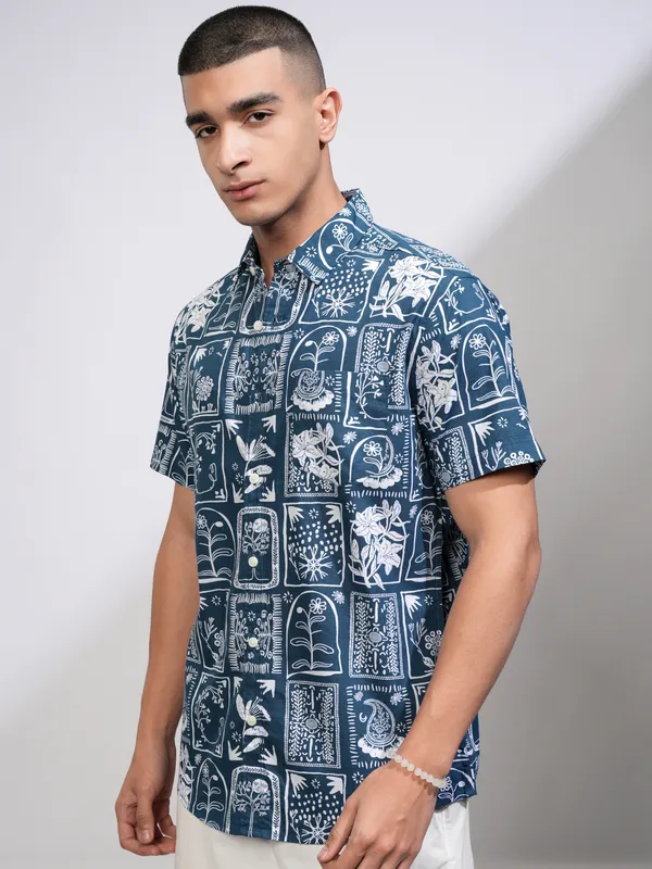 Highlander Men Blue Printed Slim Fit Casual Shirt