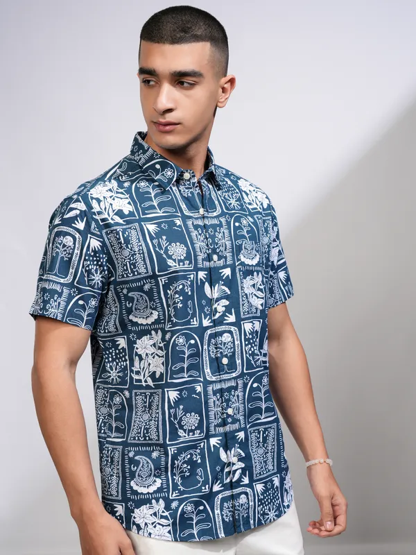 Highlander Men Blue Printed Slim Fit Casual Shirt