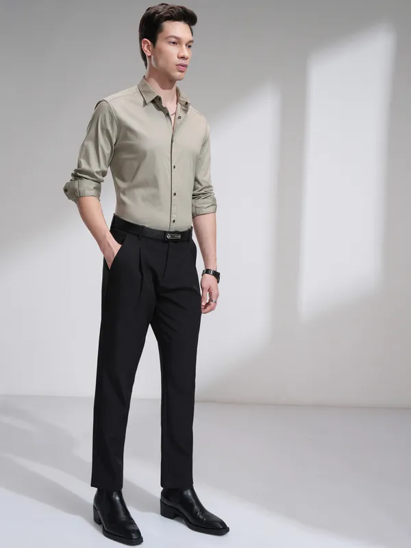 Highlander Men Tan Solid Slim Fit Casual Shirt