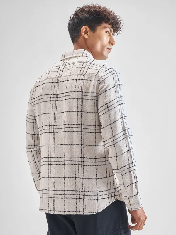 Highlander Men Off White Checked Slim Fit Casual Shirt