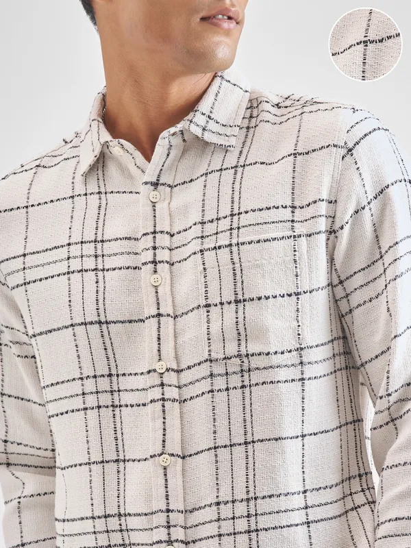 Highlander Men Off White Checked Slim Fit Casual Shirt