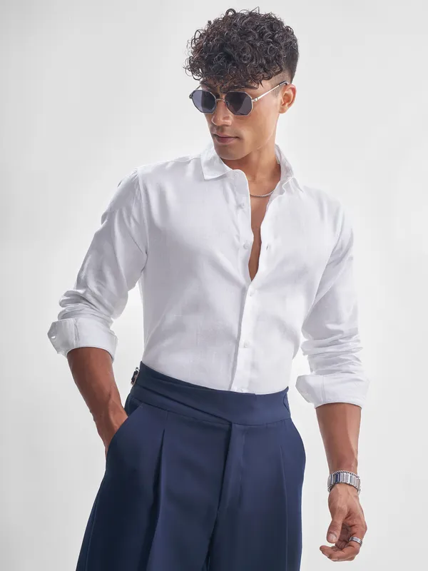 Highlander Men White Self Design Slim Fit Casual Shirt