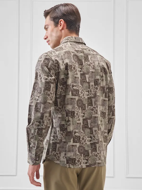 Highlander Men Beige Printed Slim Fit Casual Shirt