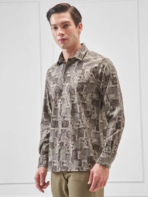 Highlander Men Beige Printed Slim Fit Casual Shirt