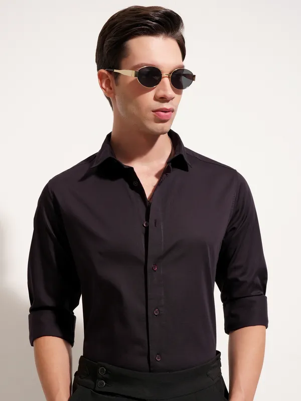 Highlander Men Purple Solid Slim Fit Casual Shirt