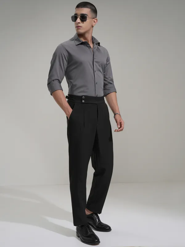 Highlander Men Grey Solid Slim Fit Casual Shirt