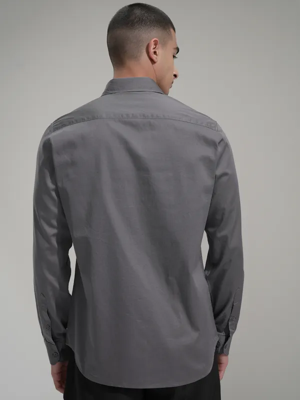 Highlander Men Grey Solid Slim Fit Casual Shirt