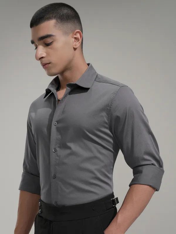 Highlander Men Grey Solid Slim Fit Casual Shirt