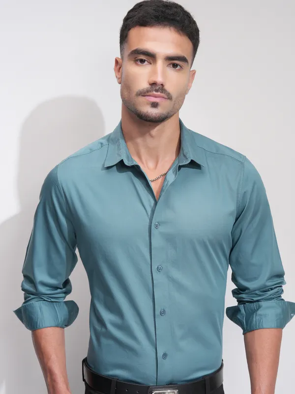 Men Slim Fit Casual Shirt
