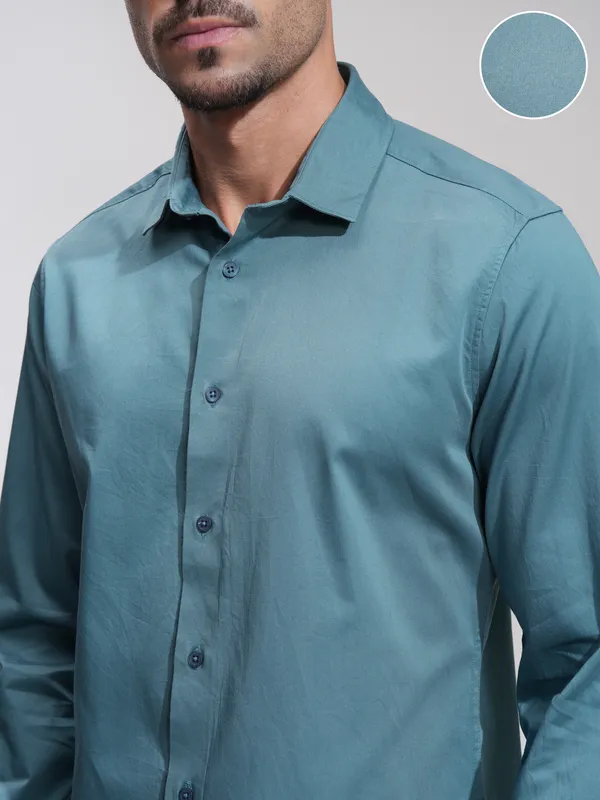 Highlander Men Teal Solid Slim Fit Casual Shirt