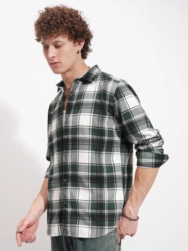 Highlander Men Cream Checked Slim Fit Casual Shirt