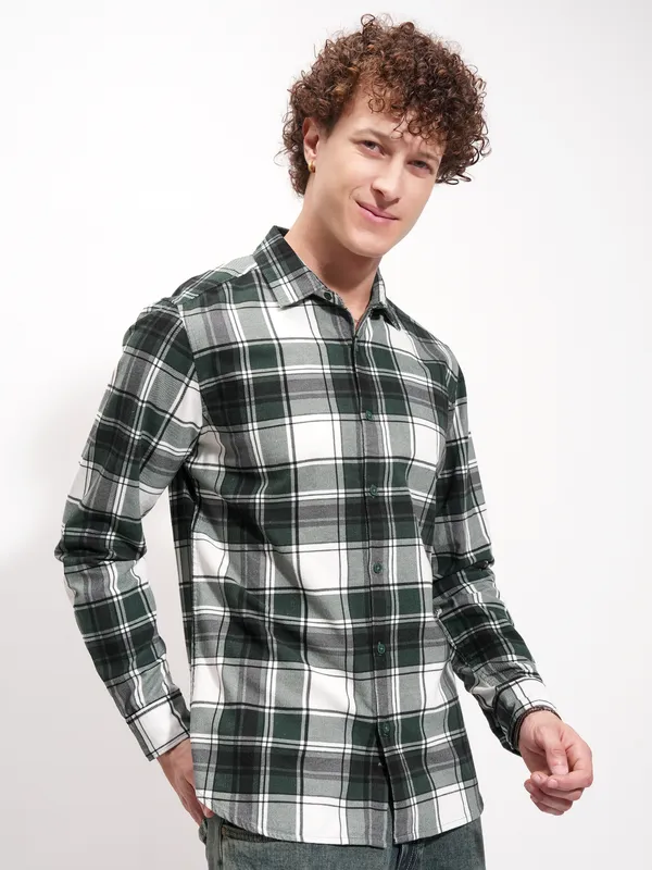 Highlander Men Cream Checked Slim Fit Casual Shirt