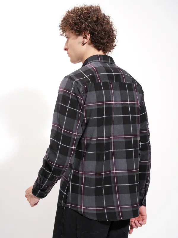 Highlander Men Grey Checked Slim Fit Casual Shirt