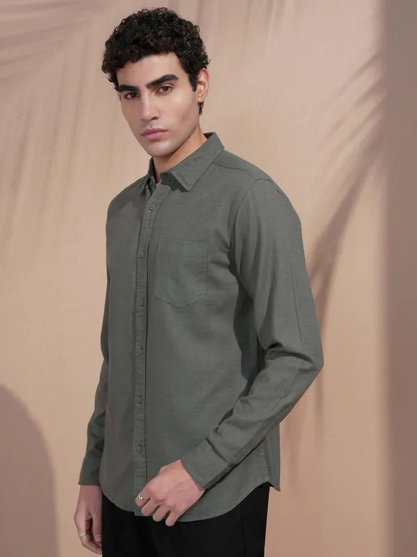 Highlander Men Olive Self Design Slim Fit Casual Shirt