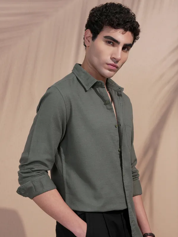 Highlander Men Olive Self Design Slim Fit Casual Shirt