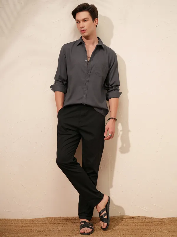 Highlander Men Grey Self Design Slim Fit Casual Shirt