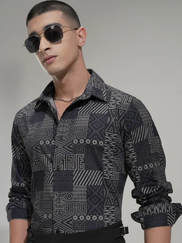 Men Slim Fit Casual Shirt