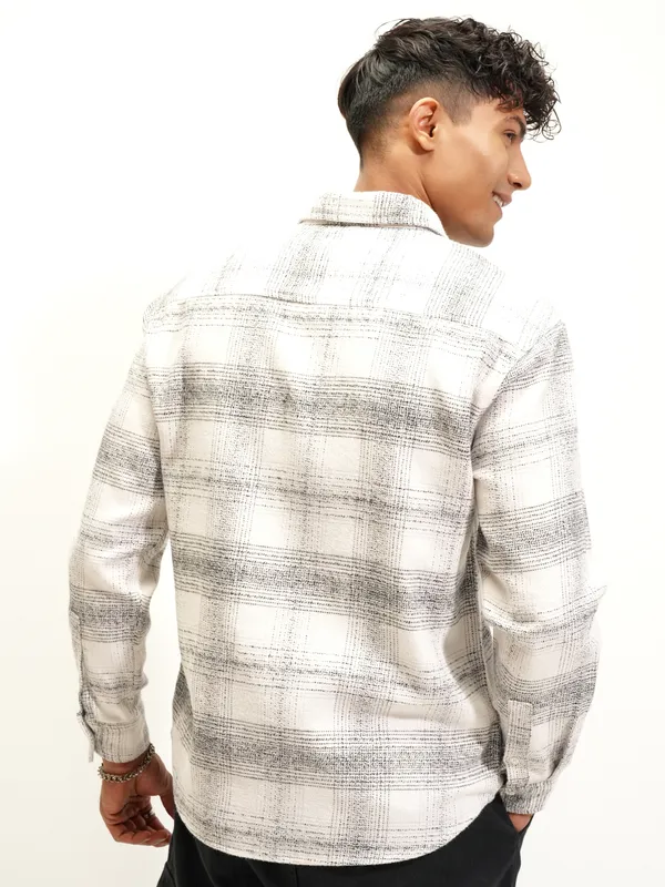 Highlander Men Off White Checked Relaxed Fit Casual Shirt