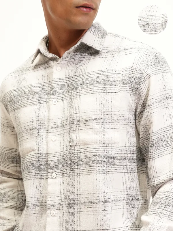 Highlander Men Off White Checked Relaxed Fit Casual Shirt