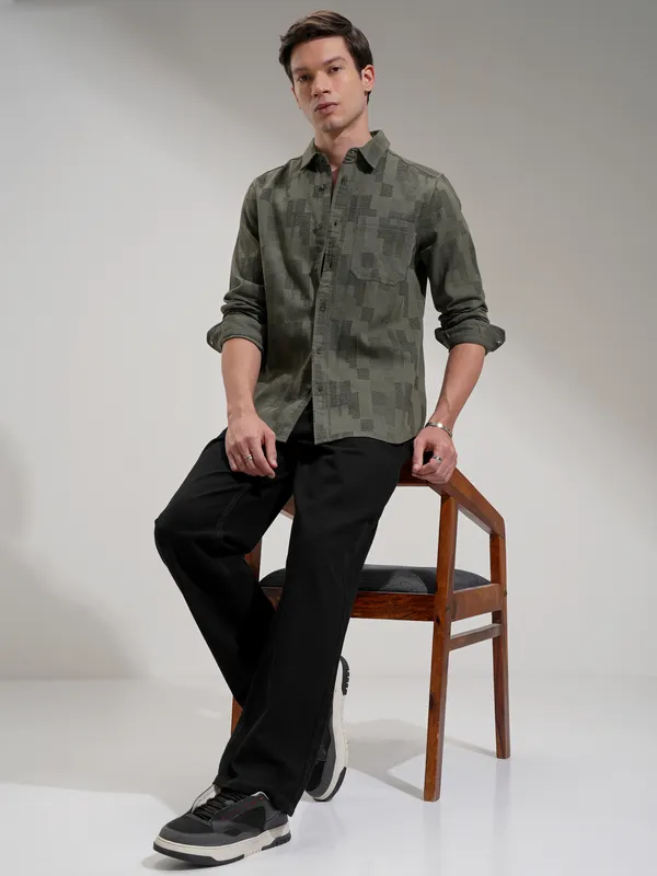 Highlander Men Olive Self Design Slim Fit Casual Shirt