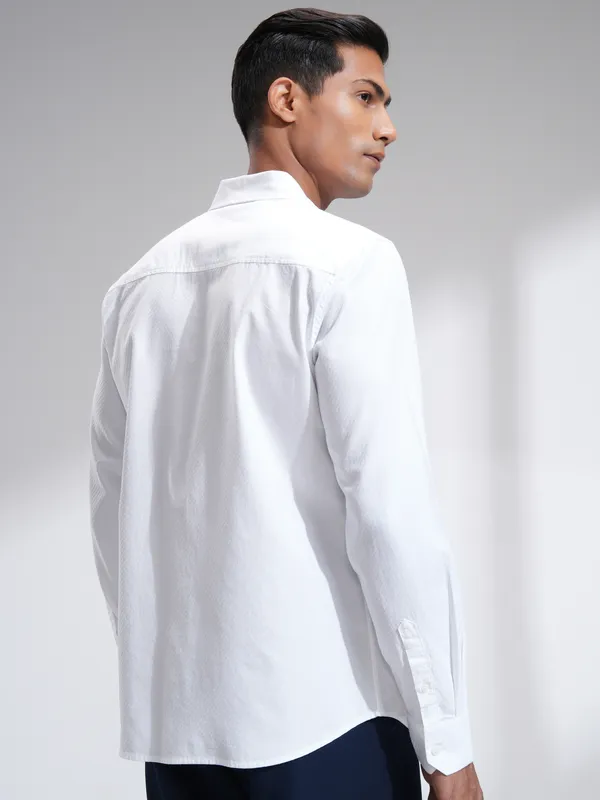 Highlander Men White Textured Slim Fit Casual Shirt