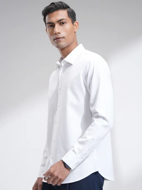 Highlander Men White Textured Slim Fit Casual Shirt