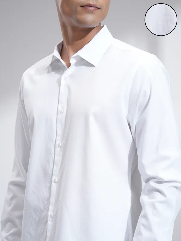 Highlander Men White Textured Slim Fit Casual Shirt