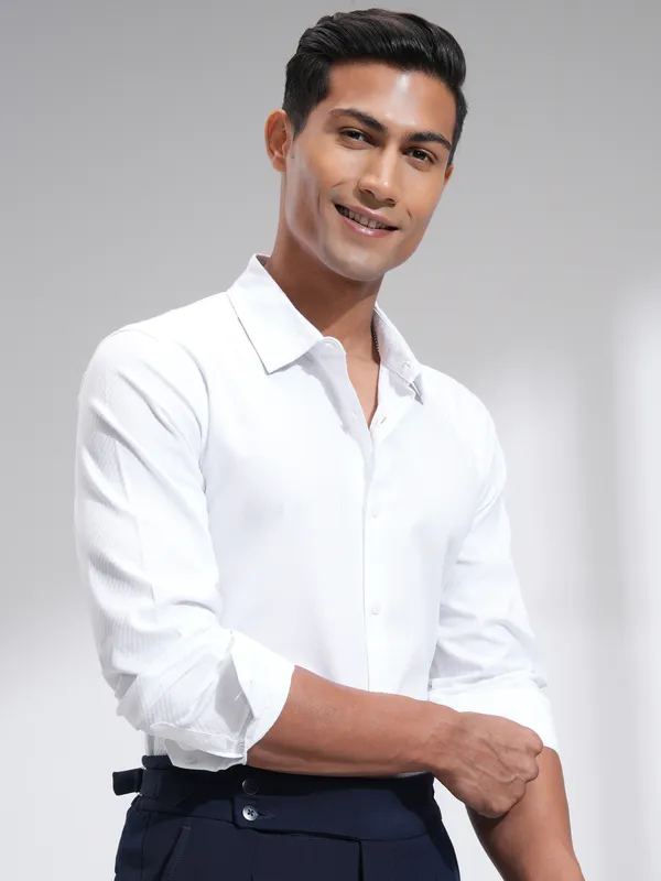 Highlander Men White Textured Slim Fit Casual Shirt