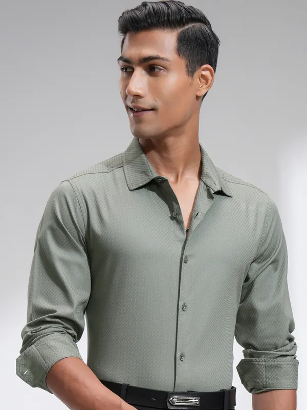 Highlander Men Green Textured Slim Fit Casual Shirt