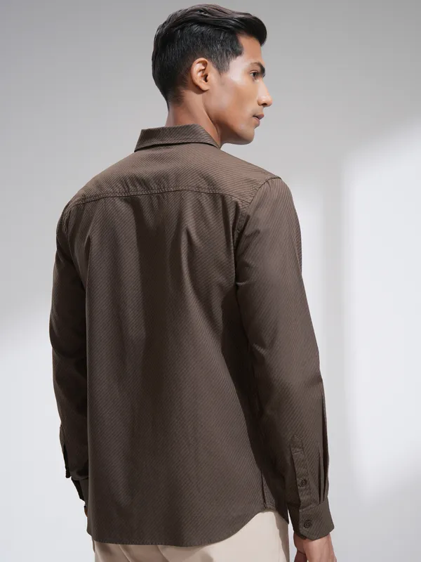 Highlander Men Khaki Textured Slim Fit Casual Shirt