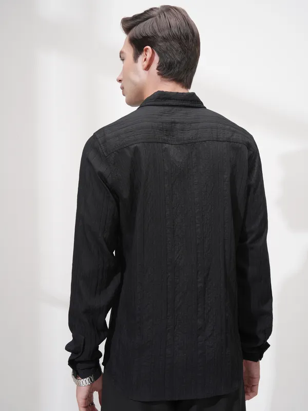 Highlander Men Black Striped Slim Fit Casual Shirt