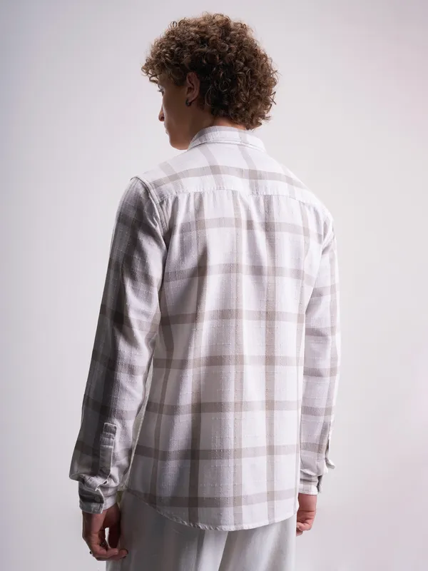 Highlander Men White Checked Relaxed Fit Casual Shirt