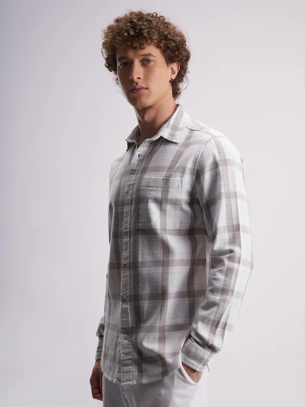 Highlander Men White Checked Relaxed Fit Casual Shirt