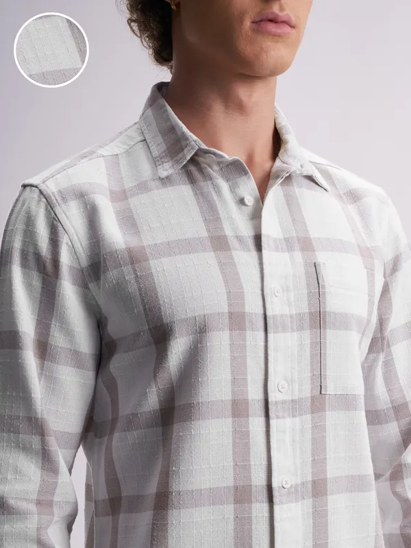 Highlander Men White Checked Relaxed Fit Casual Shirt