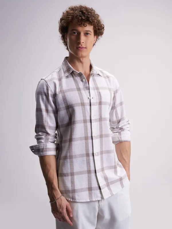 Highlander Men White Checked Relaxed Fit Casual Shirt