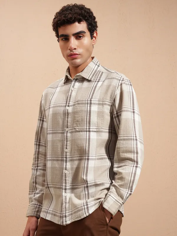 Highlander Men Beige Checked Relaxed Fit Casual Shirt