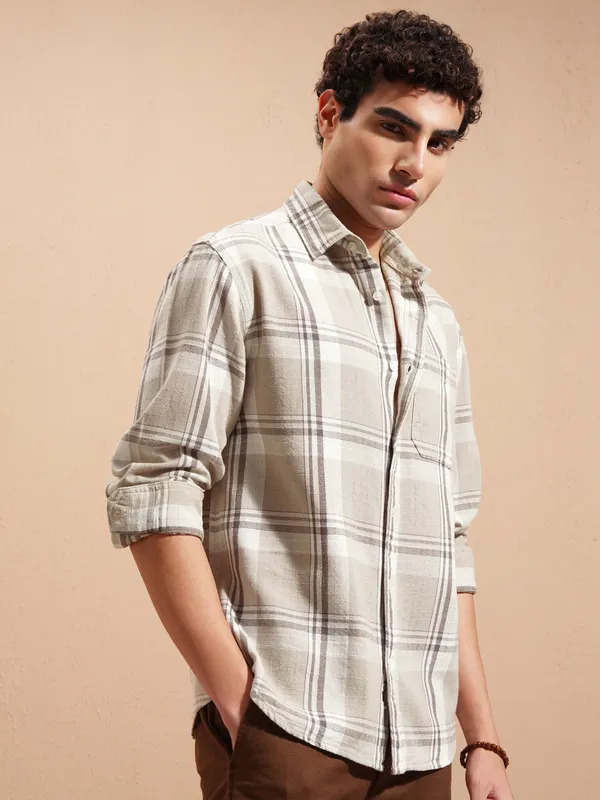 Highlander Men Beige Checked Relaxed Fit Casual Shirt