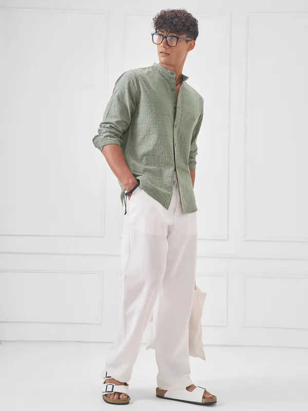 Highlander Men Green Self Design Slim Fit Casual Shirt