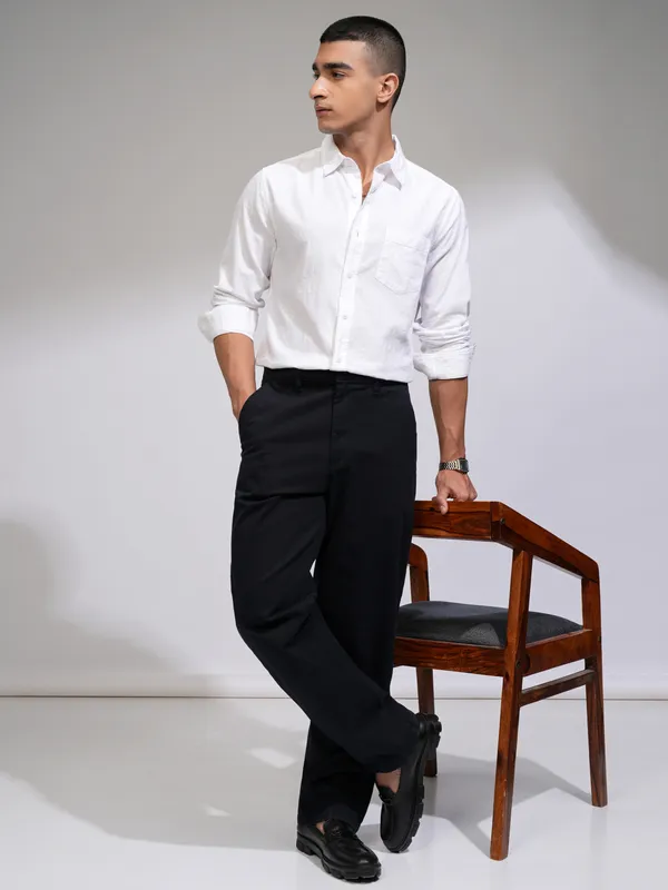 Highlander Men White Checked Slim Fit Casual Shirt