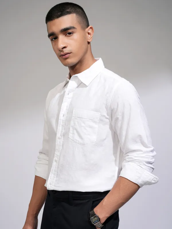 Highlander Men White Checked Slim Fit Casual Shirt